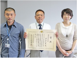 左から寺田健次郎、伊藤和義、佐野千歳