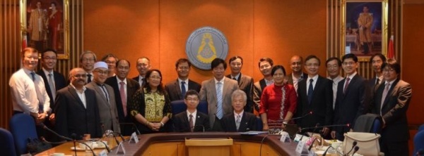 Steering Committee members and secretariat