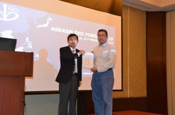 Jing Yuan Luke, MIMOS receiving a certificate for the project ASEAN forum for Software Defined System on Disaster Mitigation and Smart Cities Jing Yuan Luke, MIMOS receiving a certificate for the project ASEAN forum for Software Defined System on Disaster Mitigation and Smart Cities