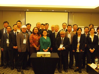 Steering Committee members and secretariat Steering Committee members and secretariat