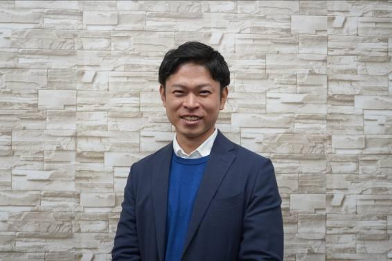 「目で聴くテレビ」のディレクター兼手話キャスターの重田千輝(しげた かずき)さん
