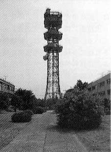 写真2 移動通信用鉄塔