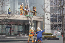 高所からの救助訓練