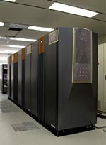 写真5：NICT本部内に設置された新型スーパーコンピュータ。
