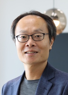 研究センター長　滝沢 賢一