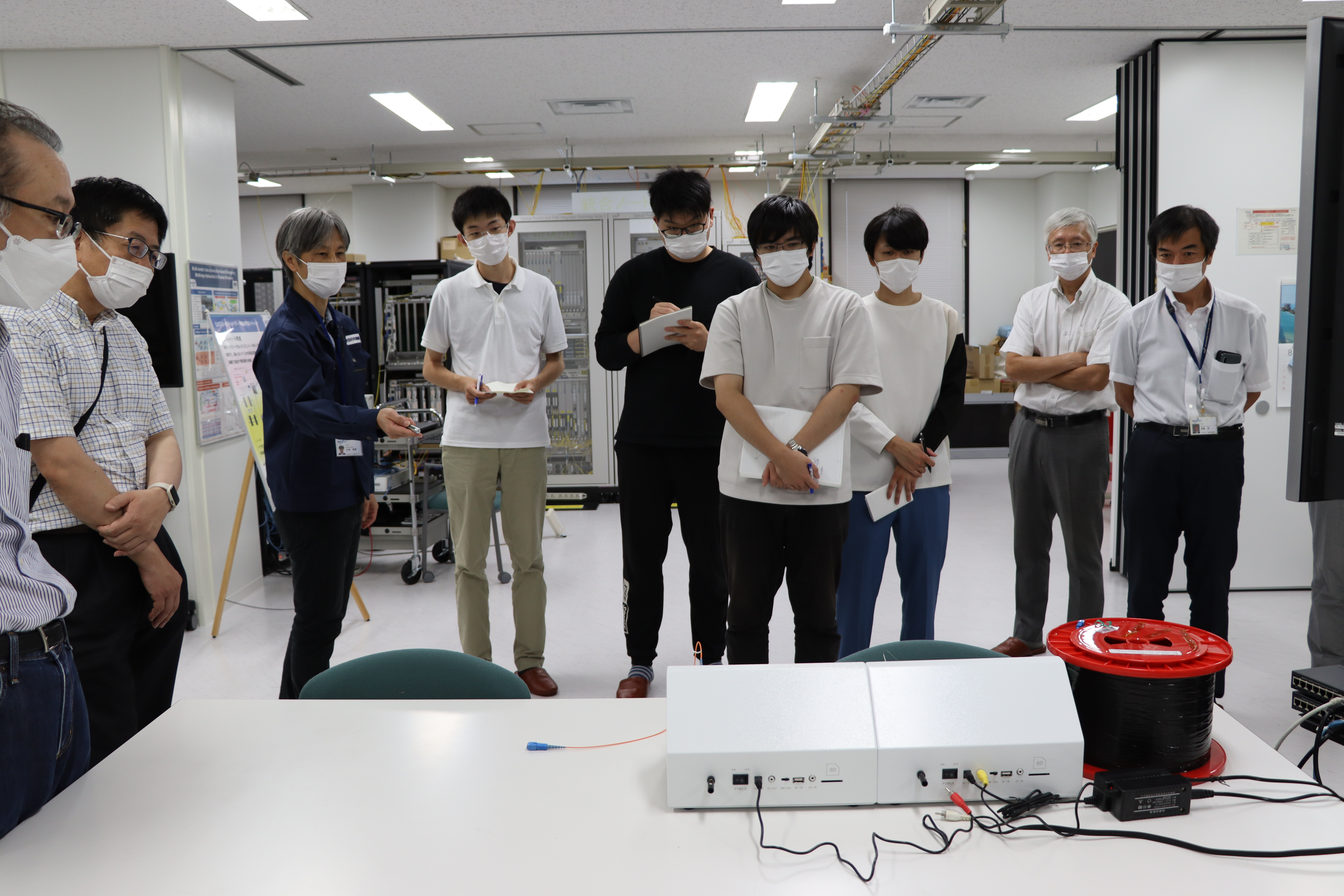 白岩研究技術員による技術説明 白岩研究技術員による技術説明